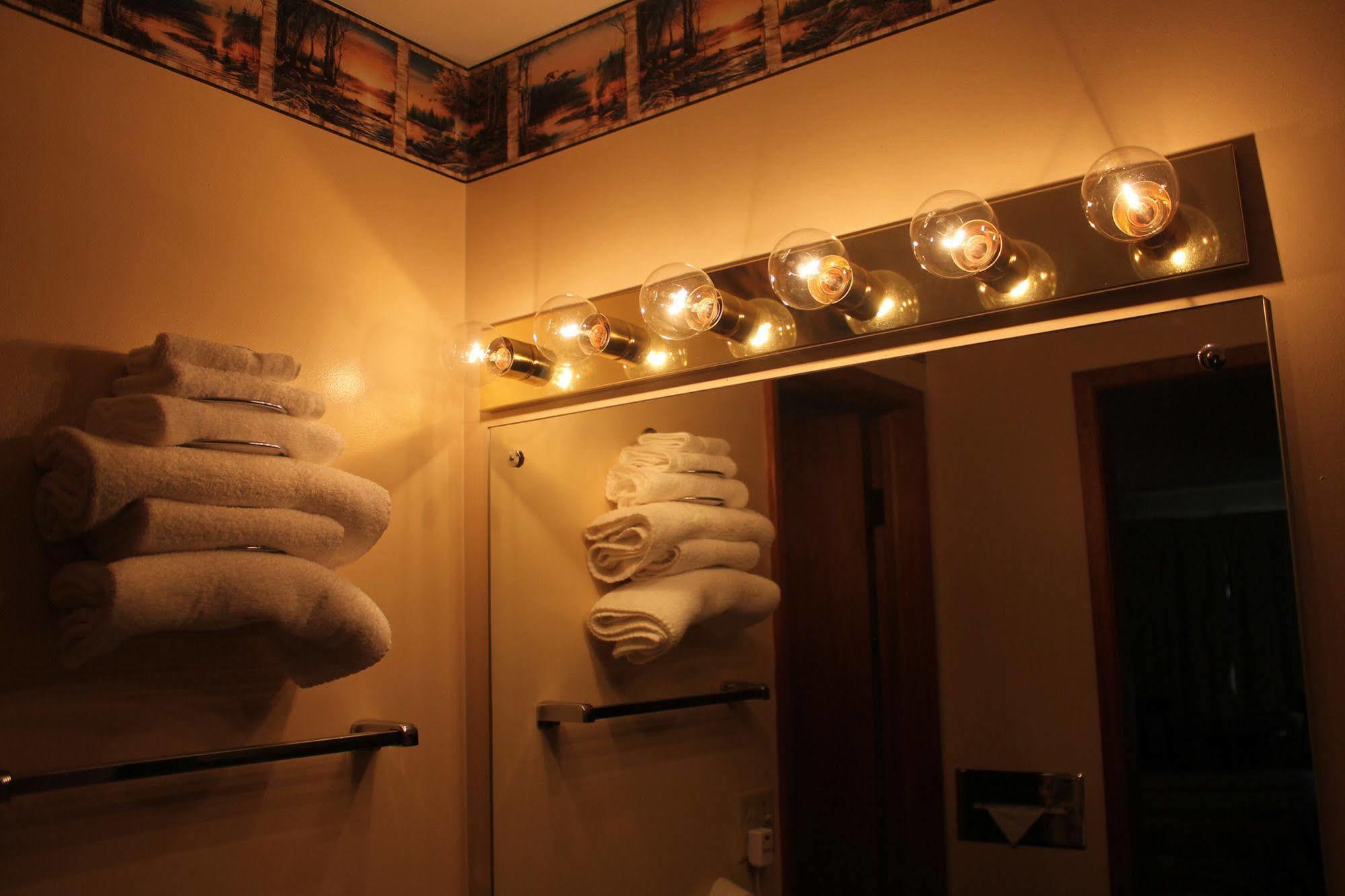 Caboose Motel Libby Kültér fotó